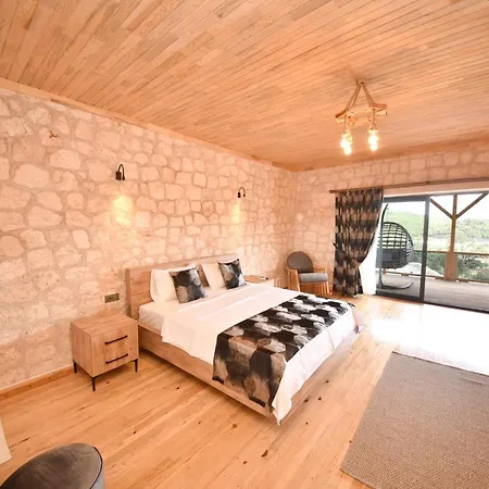 Kyaneai Hotel